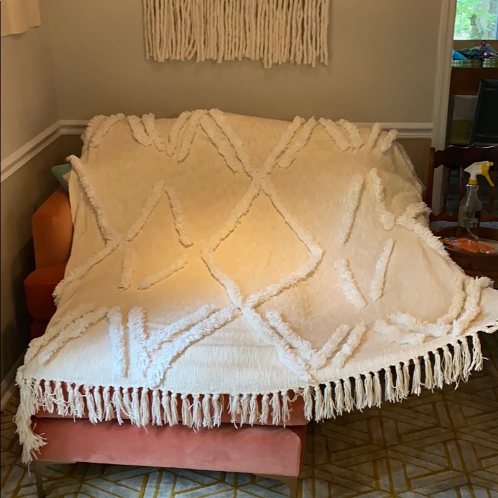 Gorgeous Anthropologie Cream Throw